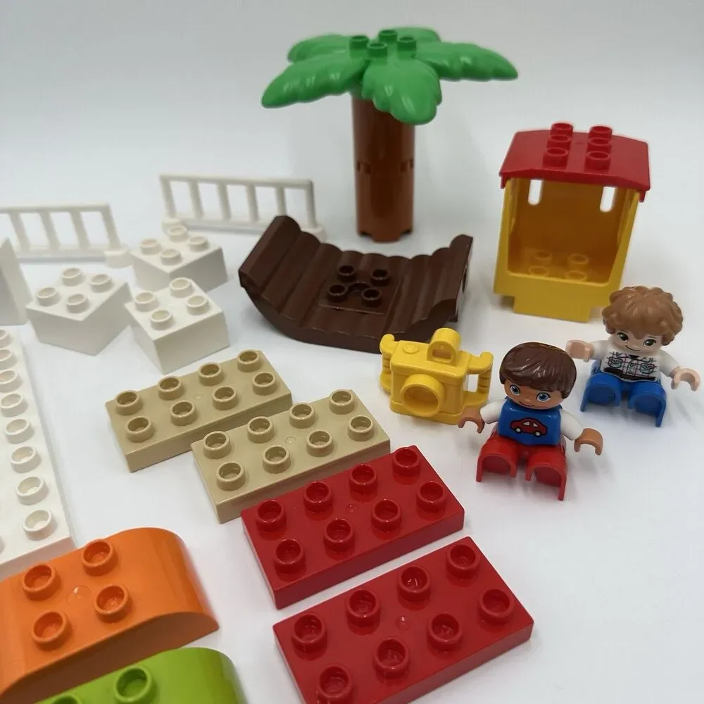 Lego Duplo Building Blocks Assorted Pieces Parts Replacement Figures Lot of 35